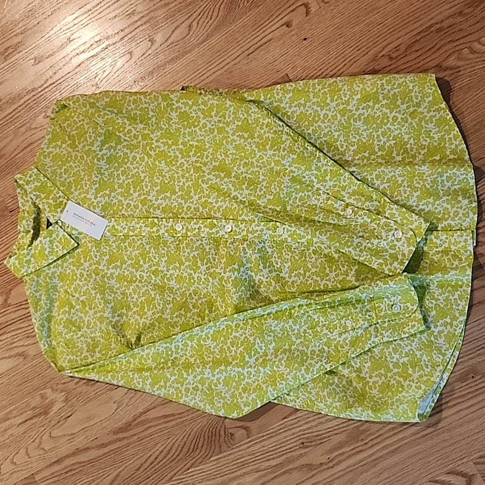 NWT Banana Republic Dillion Lime Green and White Floral Button-Up Shirt - Size M